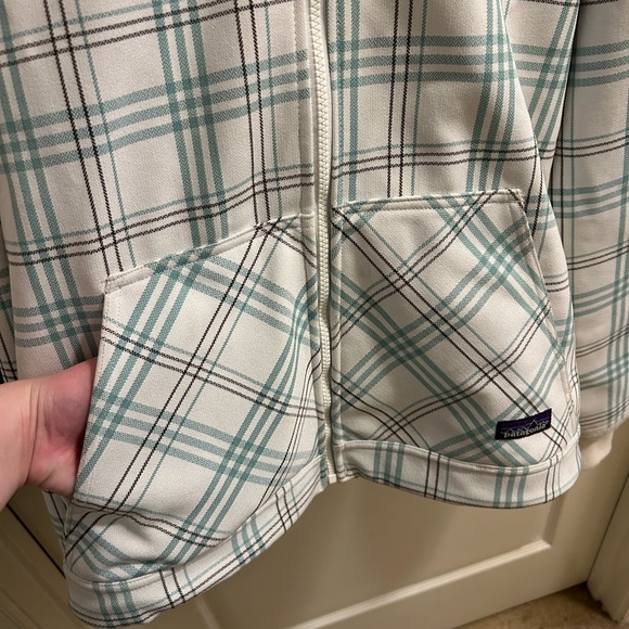 Patagonia Slopestyle hoodie jacket🤍 - Picture 4 of 7